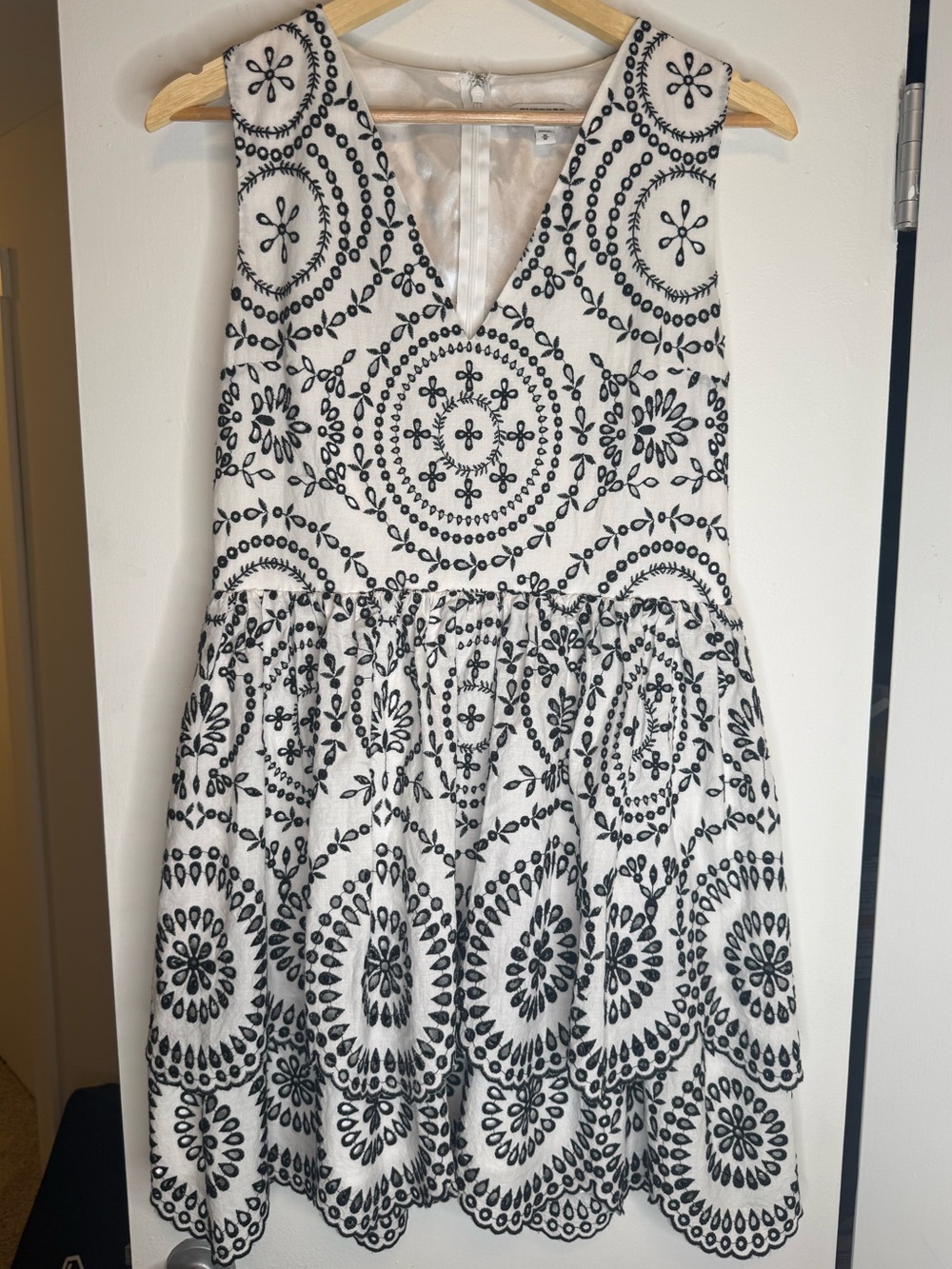 Express Black & White Medallion Print Scalloped Hem Dress Size M